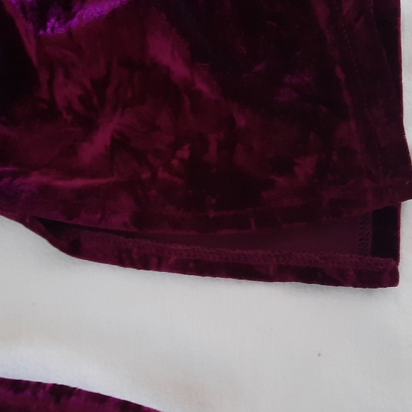 Vintage Addition Elle A/E Burgundy Peplum Long Sleeve Velour Laced Vee Neck Top - Picture 8 of 8